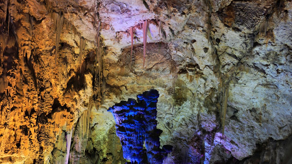 Busot – Canelobre caves and mountain views