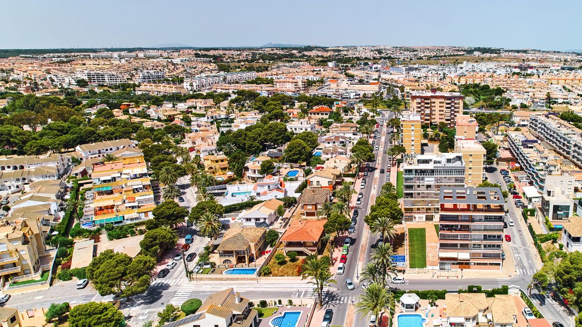 Orihuela Costa – golf courses and coastal bays