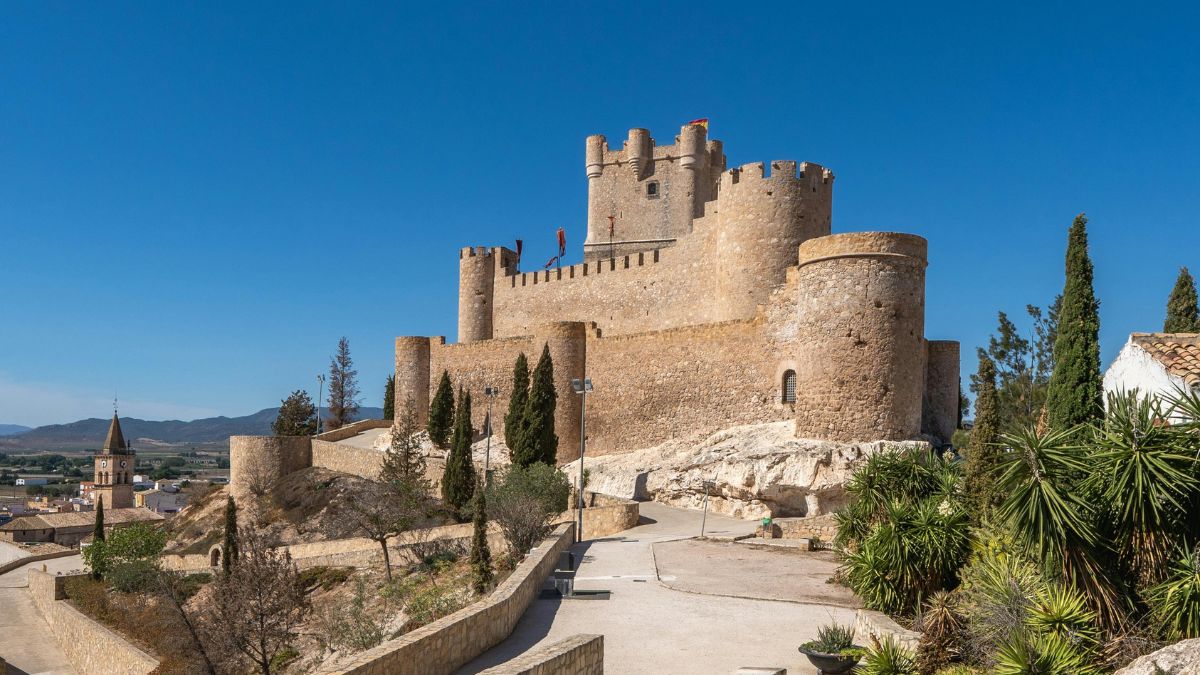 Villena – castles and festivals inland