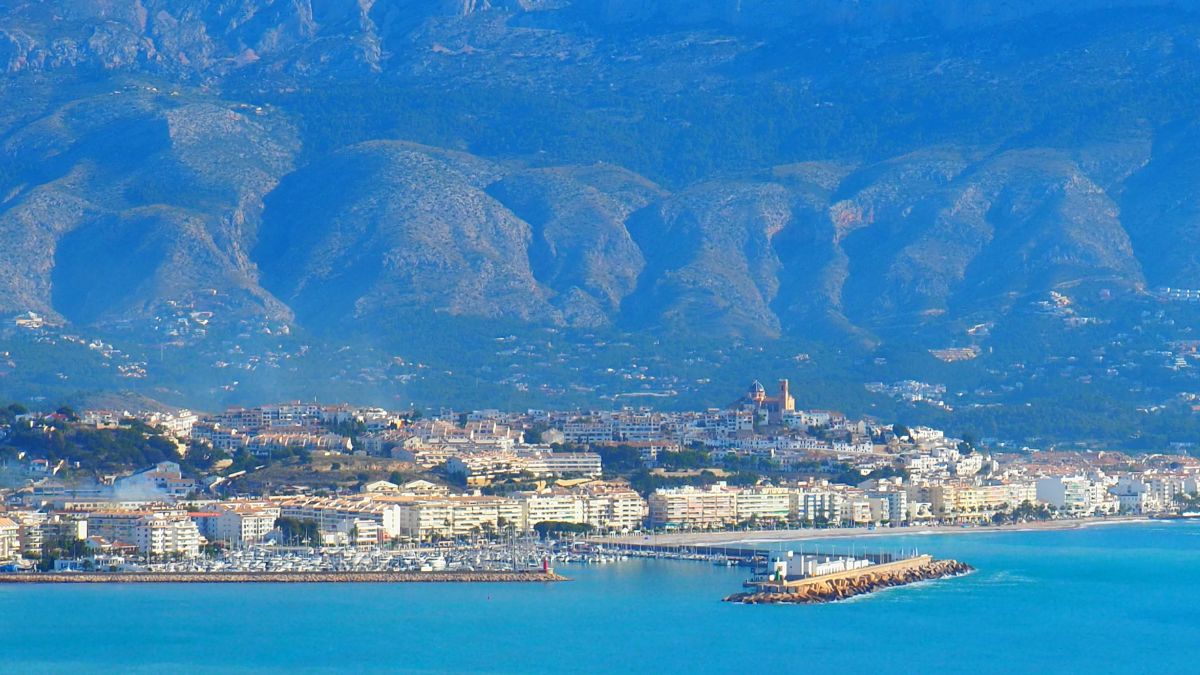 Altea – white old town and blue-domed church overlooking the sea
