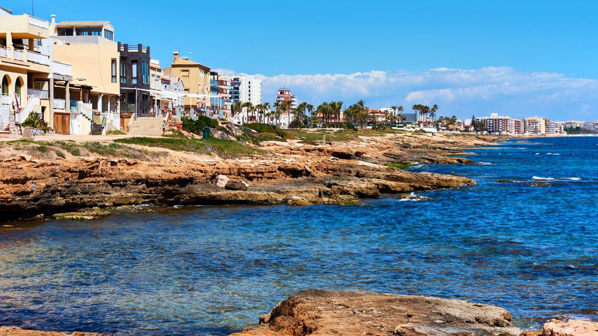 Torrevieja – salt lagoons and seaside promenade